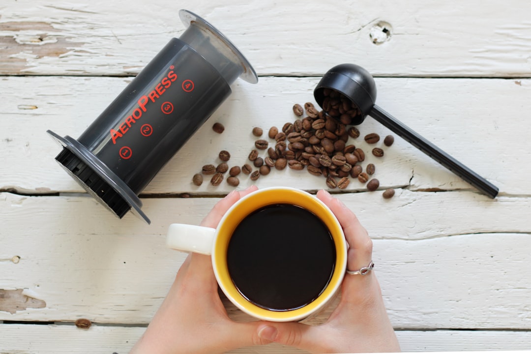 How to Grind Coffee for Aeropress: A Perfect Brew Guide