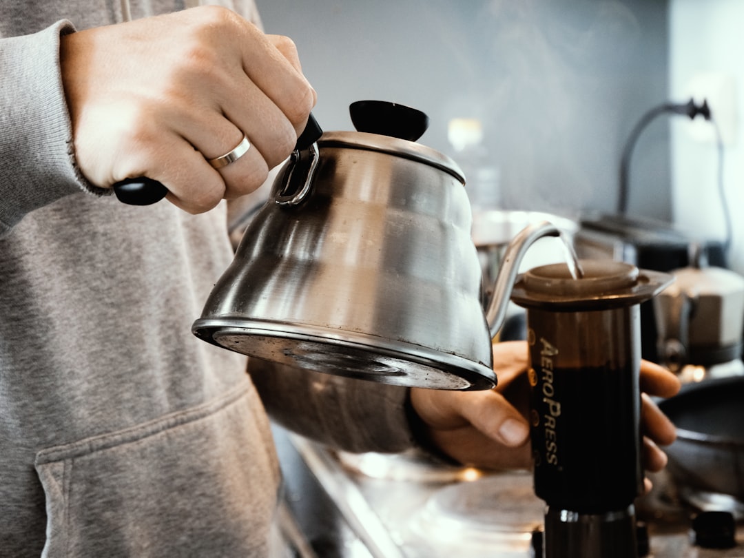 The Complete AeroPress Brewing Guide: Master Perfect Coffee Every Time in 2025