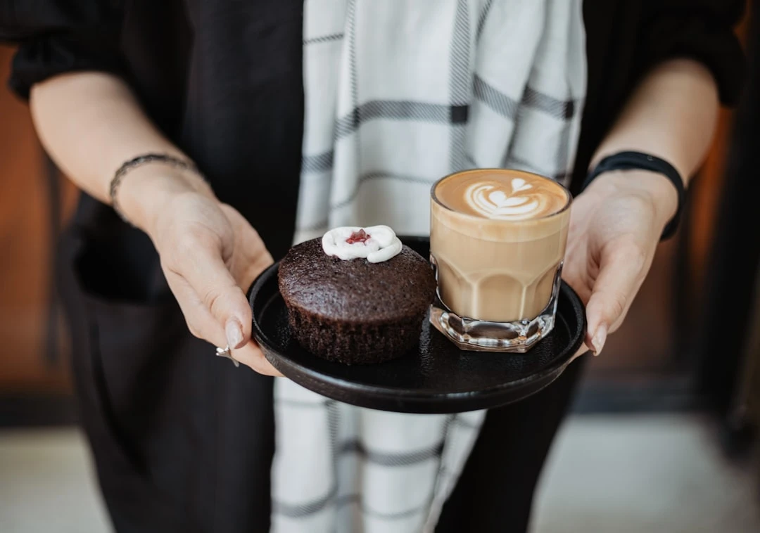 Flat White vs Cortado: Which Has More Caffeine?